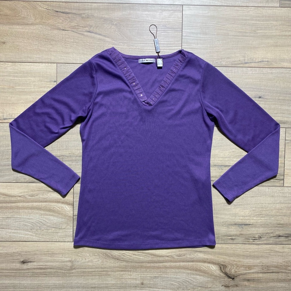Punt Roma Womens Long Sleeve V-Neck Top Size‎ Small Purple Rhinestone Accents